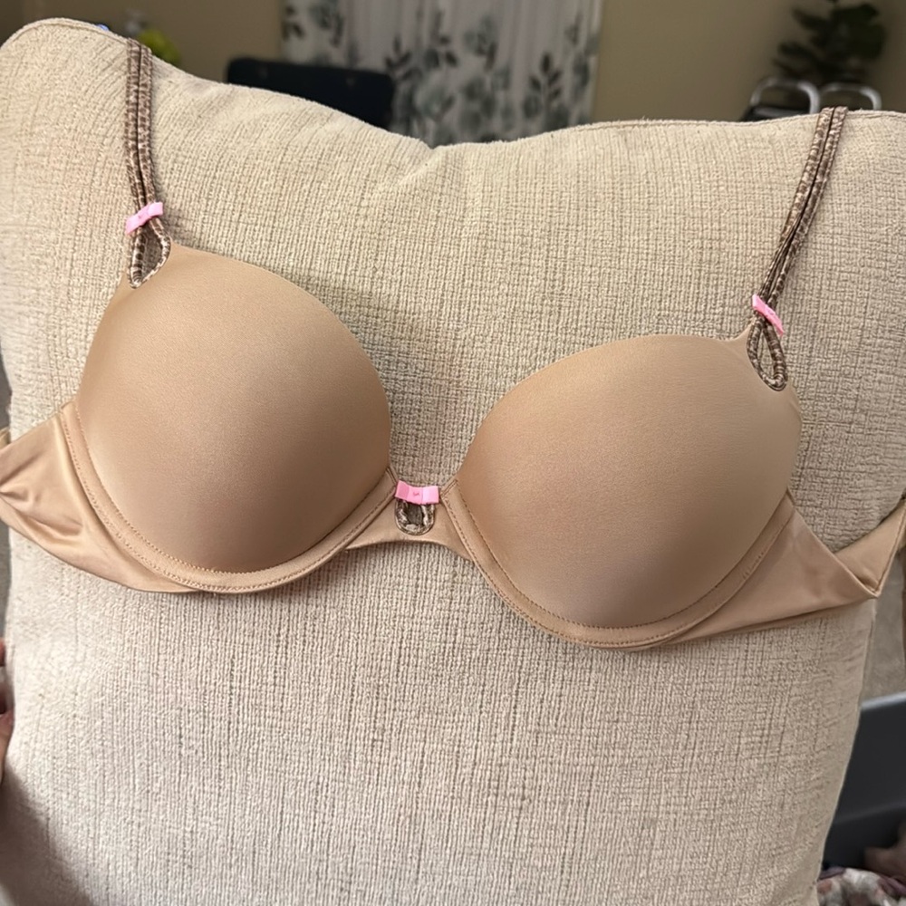Victoria's Secret Bra 36A - Gorgeous Push Up